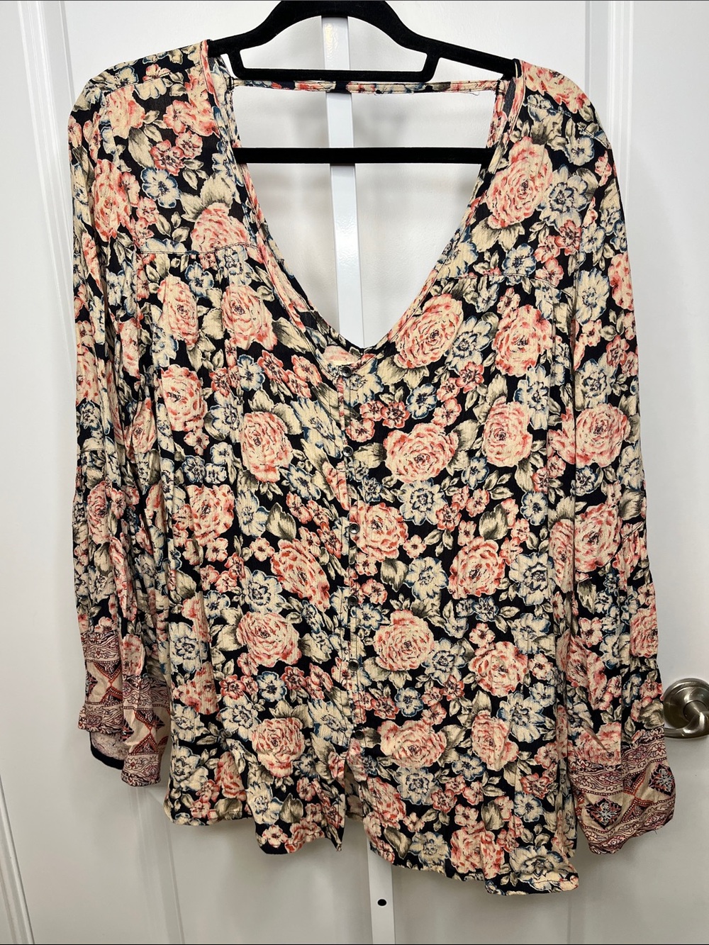 Billabong Bohemian Black Floral V-Neck Tunic with Pink Roses Large